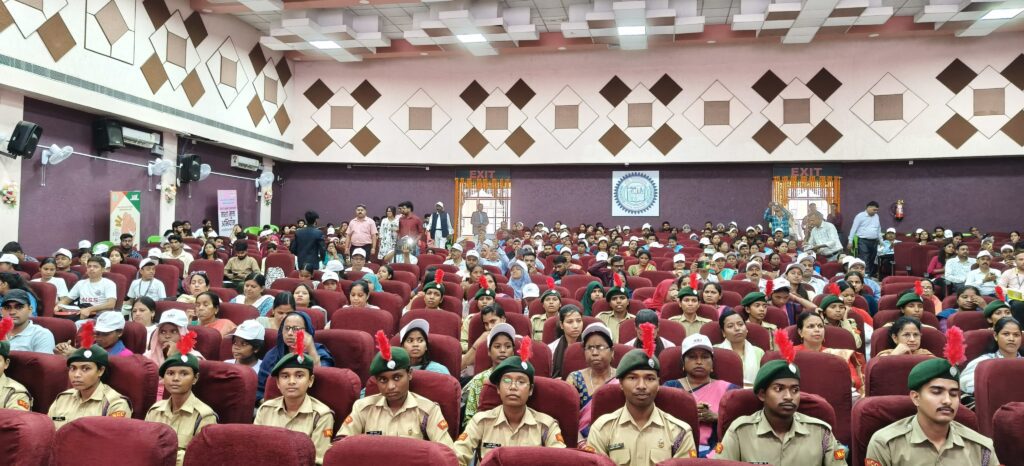 नशा व्यक्ति के स्वास्थ्य के साथ-साथ पूरे परिवार और समाज को करता है प्रभावित : उपायुक्त