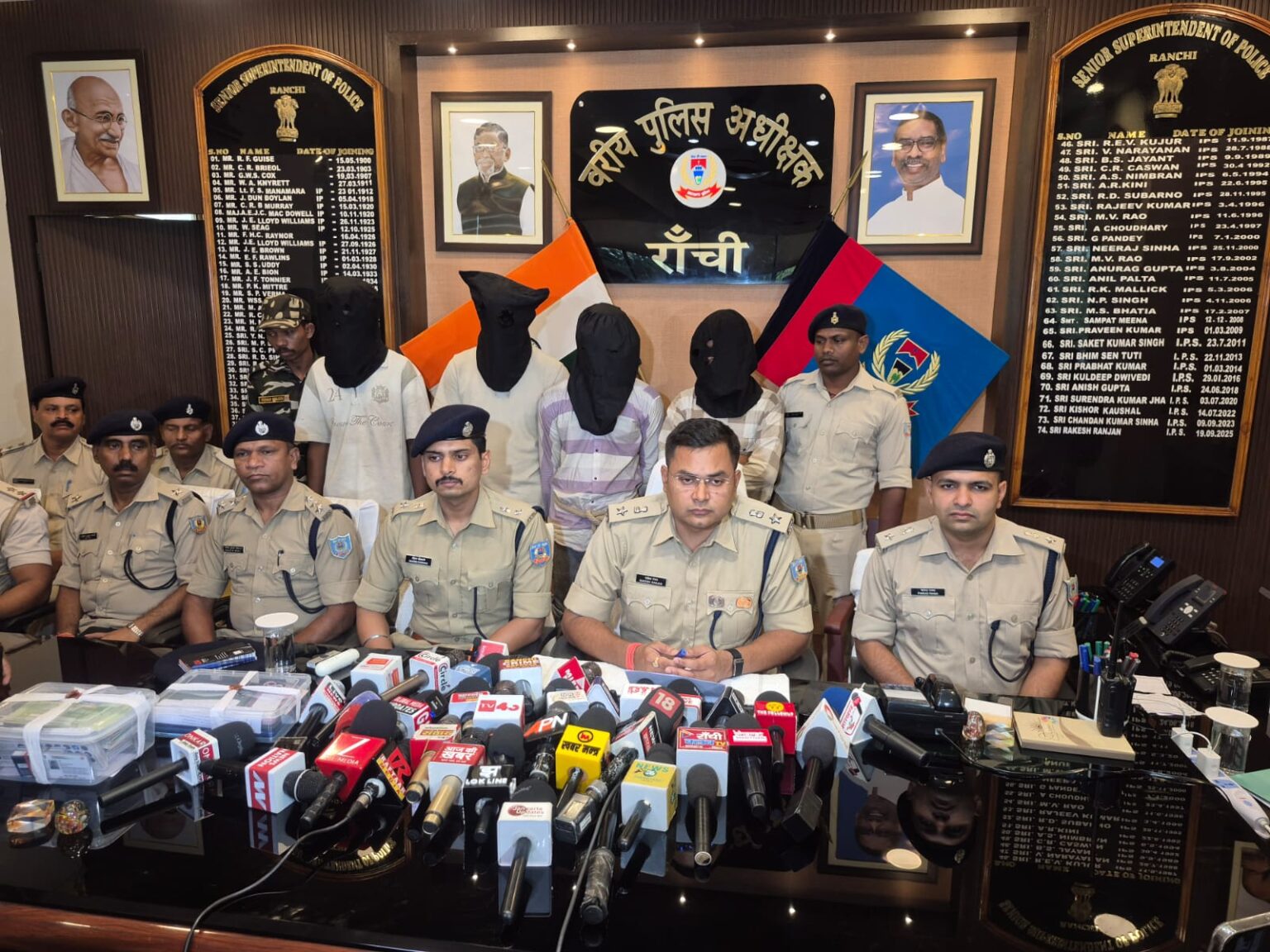 साइबर ठगी की ‘पाठशाला’ : 50 पासबुक, 26 एटीएम कार्ड बरामद, जामताड़ा कनेक्शन के साथ 4 गिरफ्तार