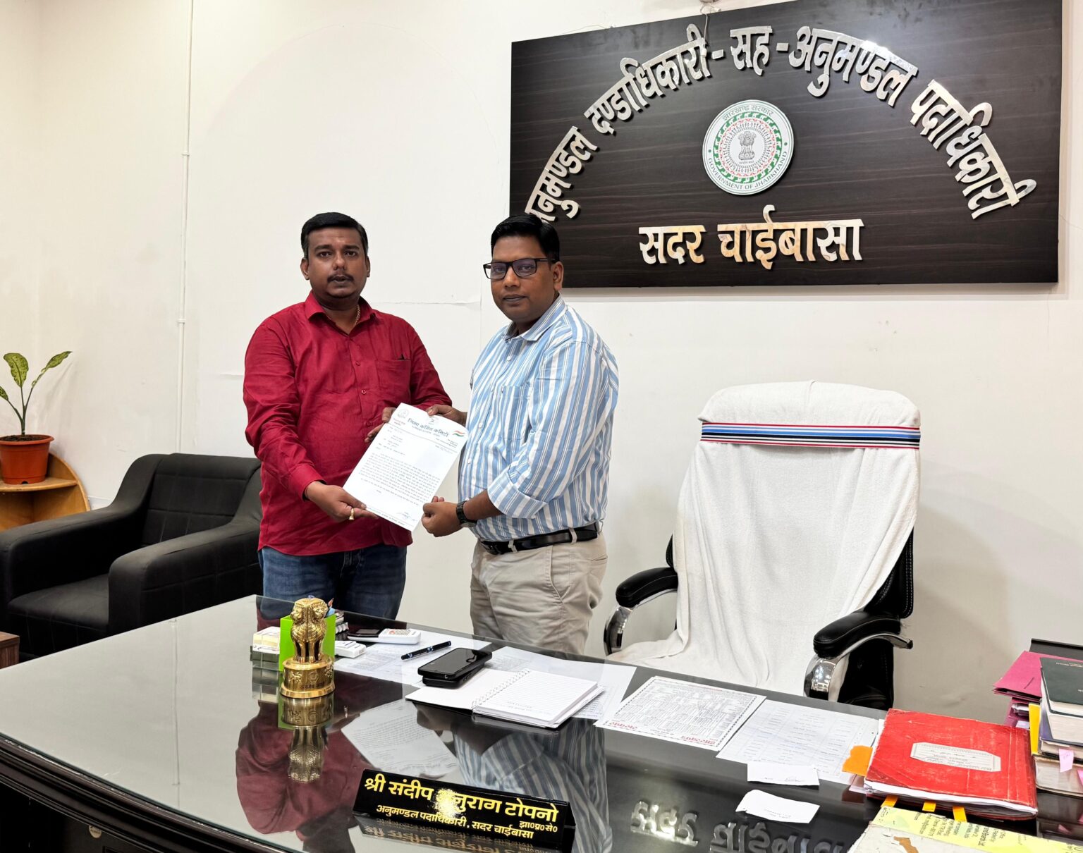 चाईबासा रेलवे अंडर पास में अंधेरा, सुविधाओं की मांग तेज