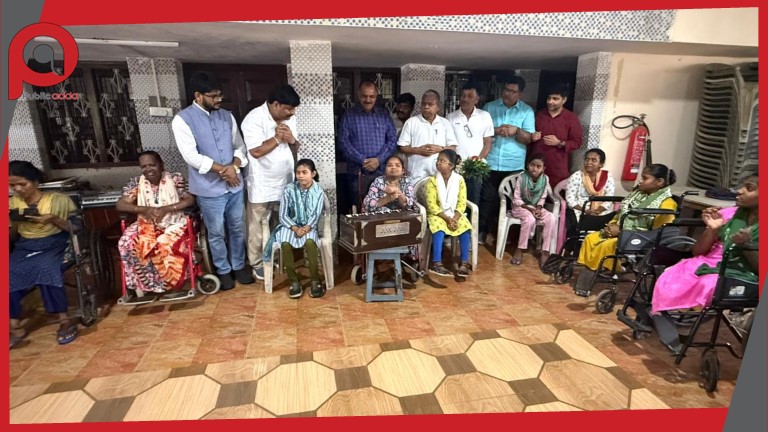 सादगी से मना राहुल गांधी का 56वां जन्मदिन, कांग्रेसियों ने दिव्यांग बच्चों संग काटा केक