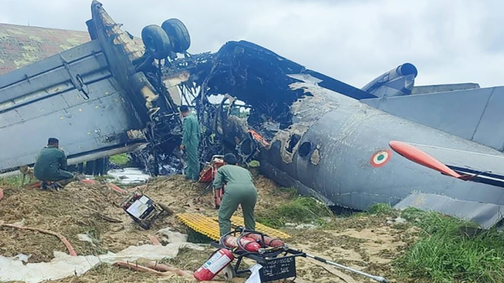 Jorhat Plane Crash: असम के जोरहाट में वायुसेना का विमान क्रैश, दो टुकड़ों में बंटा एएन-32! जोरहाट में विमान क्रैश