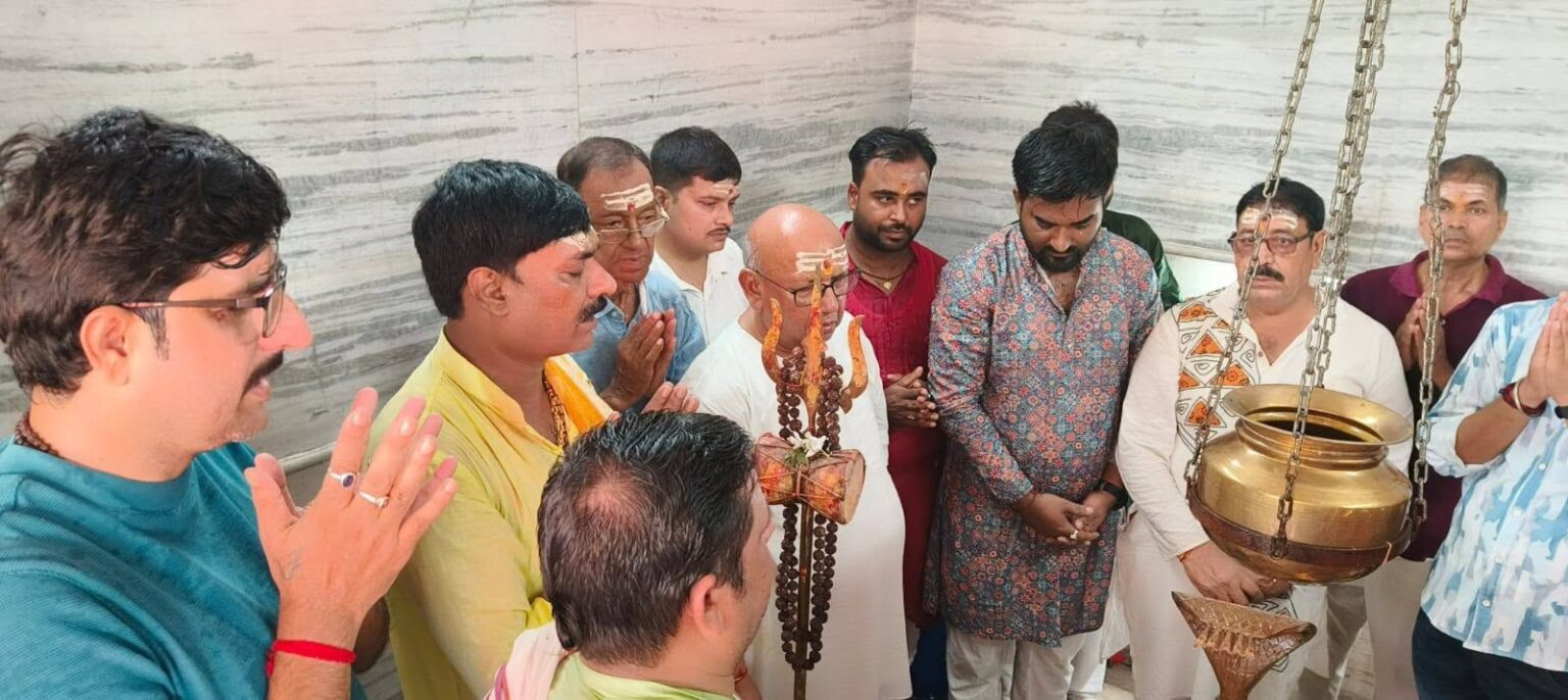 श्री लक्ष्मीनारायण मंदिर में भव्य सहस्त्र घट जलाभिषेक, सरयू राय हुए शामिल