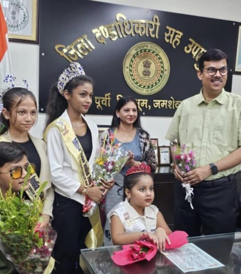 जमशेदपुर के बच्चों ने बढ़ाया मान, डीसी ने सम्मानित कर बढ़ाया हौसला