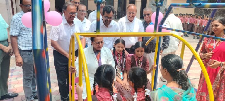 कोडरमा के रोटरी बाल विद्यालय में प्ले जोन का उद्घाटन, बच्चों को मिली नई सौगात