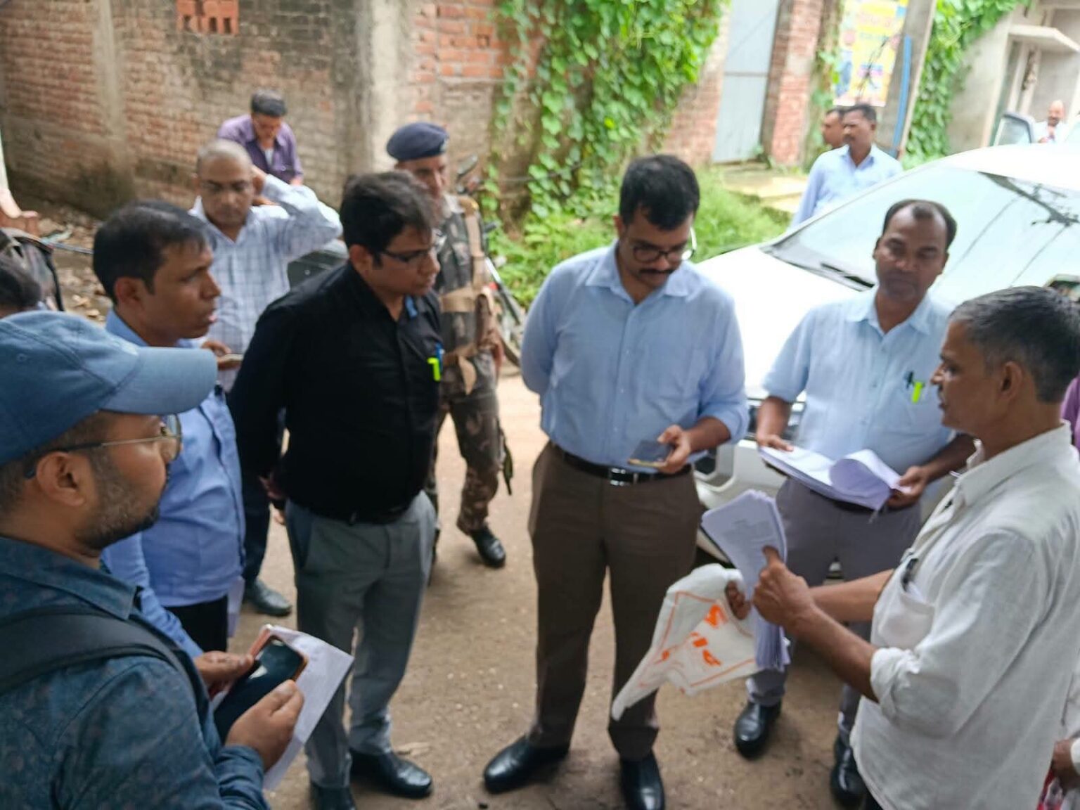 कोडरमा में डीसी ने संभाली मतदाता सूची पुनरीक्षण की कमान, बूथों पर पहुंचकर परखी तैयारी