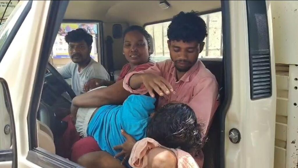 स्वास्थ्य व्यवस्था पर लगा कलंक: चैनपुर में समय पर एम्बुलेंस और ऑक्सीजन न मिलने से ९वीं की छात्रा की मौत