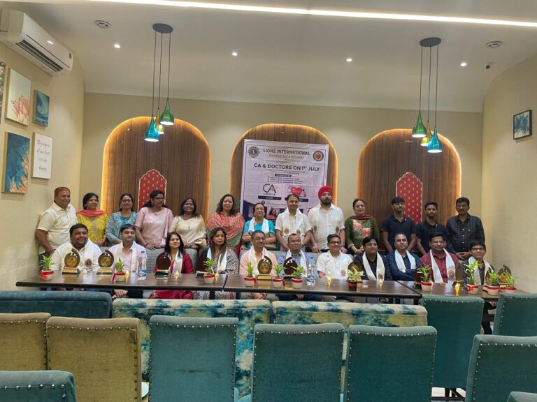 Doctors Day और CA Day पर सम्मान की बारिश, जमशेदपुर में सजे सम्मान के मंच