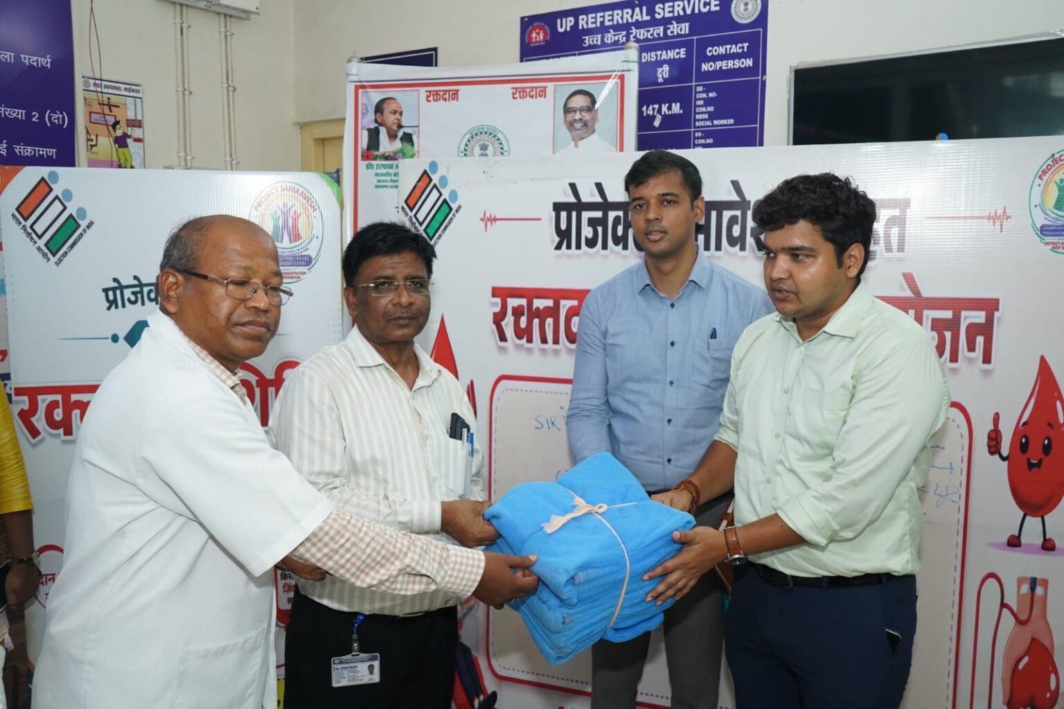चाईबासा सदर अस्पताल में उपायुक्त का औचक निरीक्षण, मरीजों से लिया सीधा फीडबैक