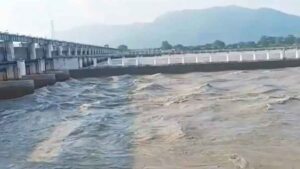 गंडक बराज से डिस्चार्ज
