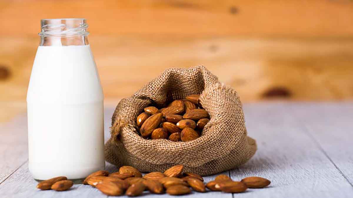 बच्चों को बादाम वाला दूध पिलाने के फायदे