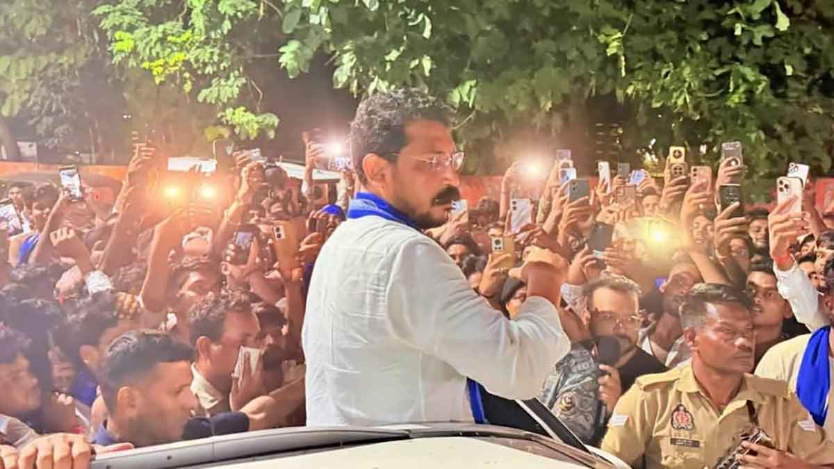 चंद्रशेखर आजाद के काफिले पर पथराव